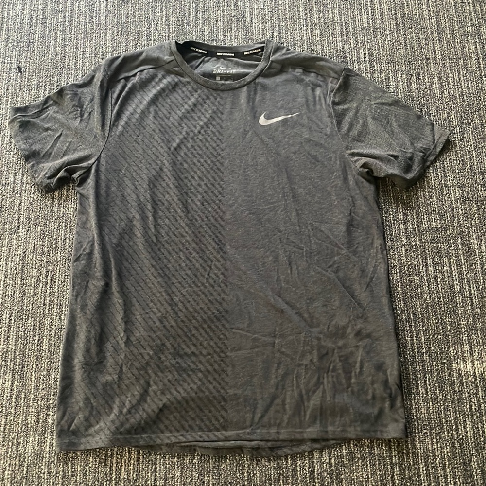 Nike running shirt grey large